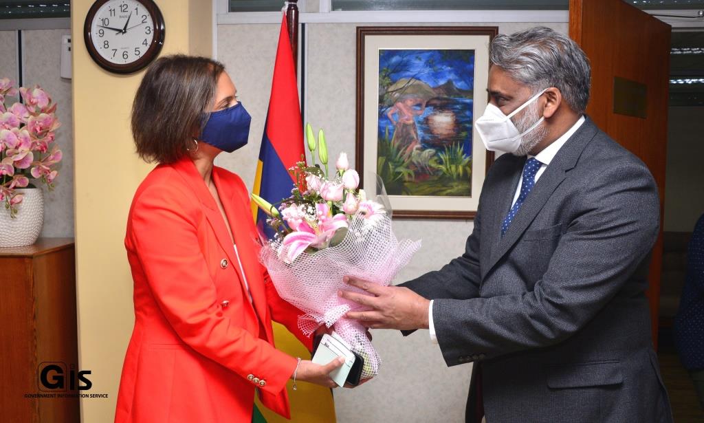 British High Commissioner pays courtesy call on Minister Gobin