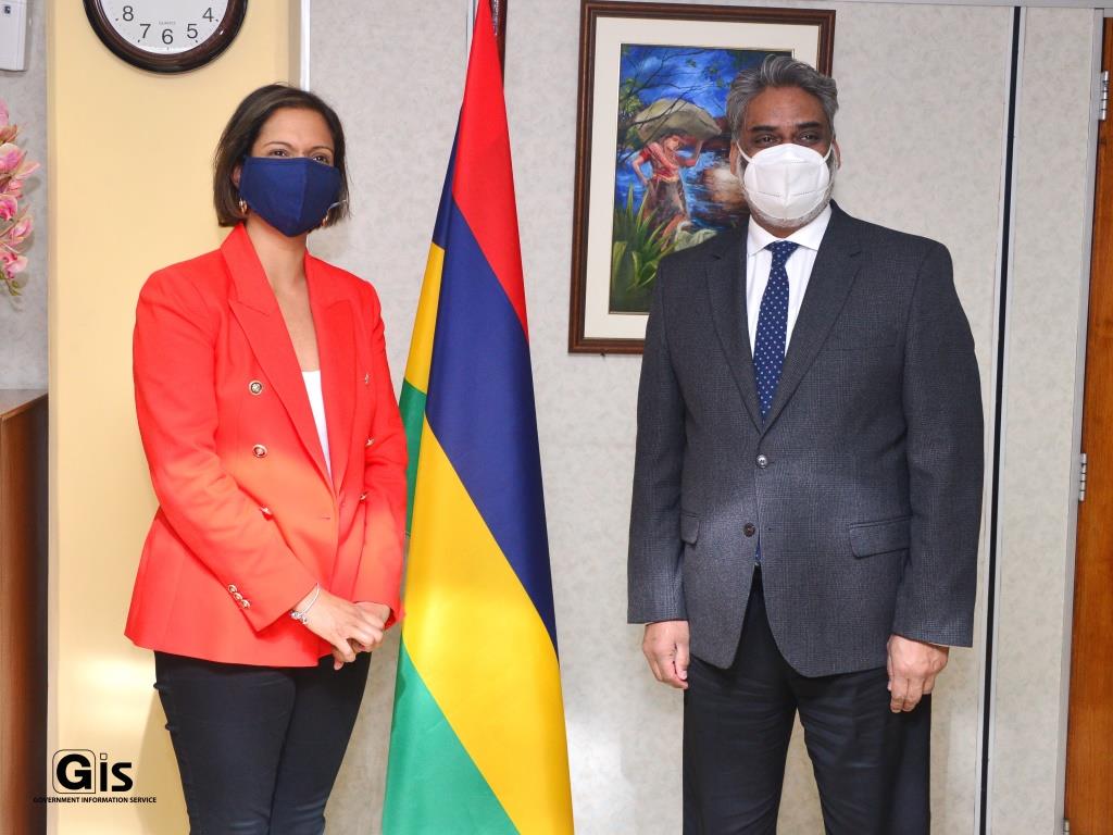 British High Commissioner pays courtesy call on Minister Gobin