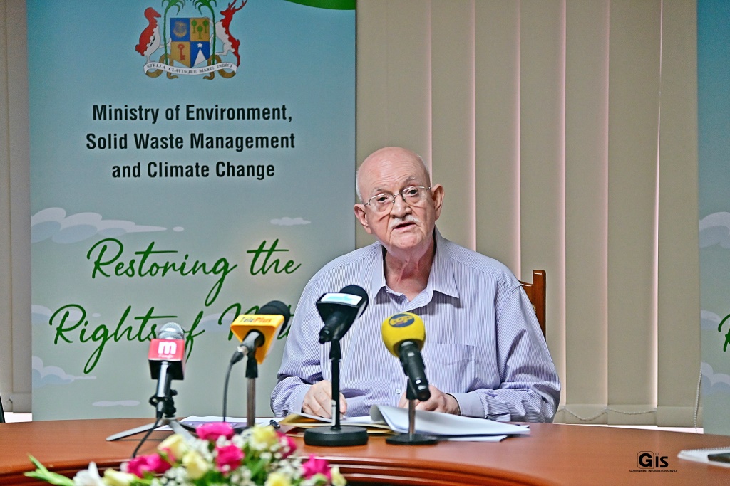 Government reaffirms commitment to tackling plastic pollution