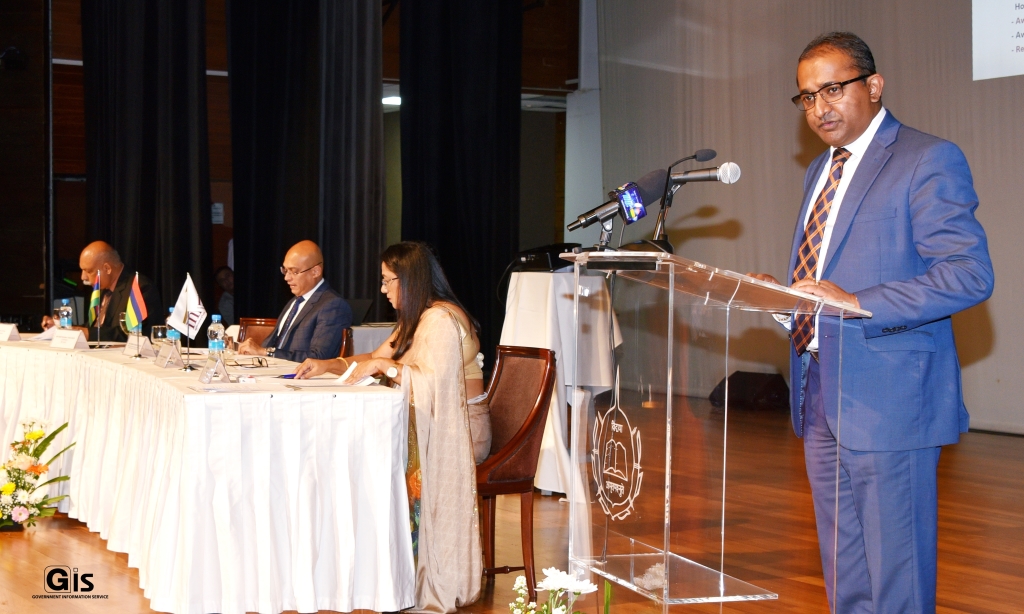 MITD Graduates: Minister Callichurn launches ‘Maintenance Pro App’