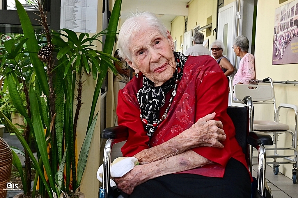 Minister Boolell graces centenarian celebration of Marie Lydie Rouillon