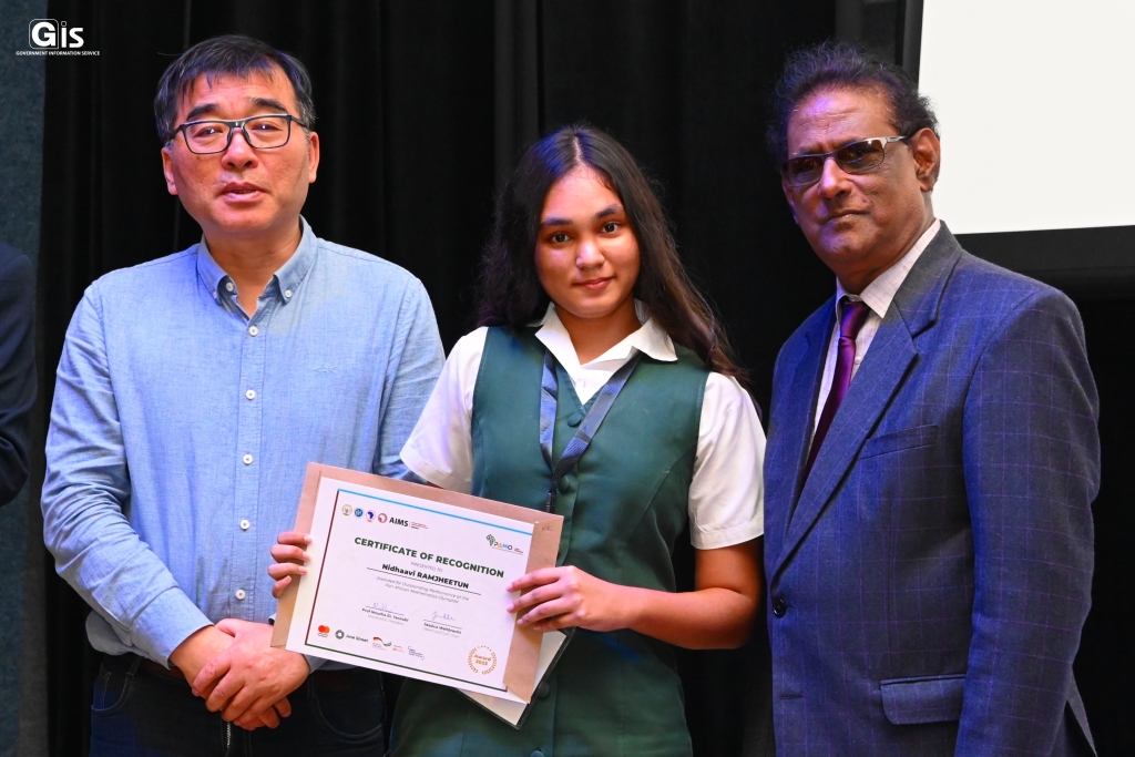 President Roopun graces the Srinivasa Ramanujan Mathematics Contest ...