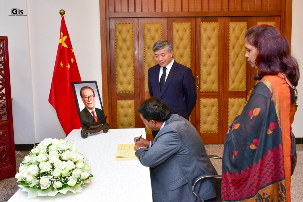 Prime Minister signs Book of Condolences of former Chinese President ...