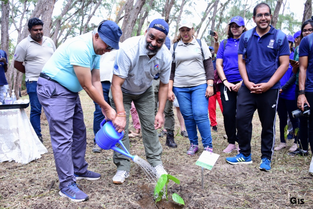 Ridge to Reef Project: Minister Gobin participates in forest ...
