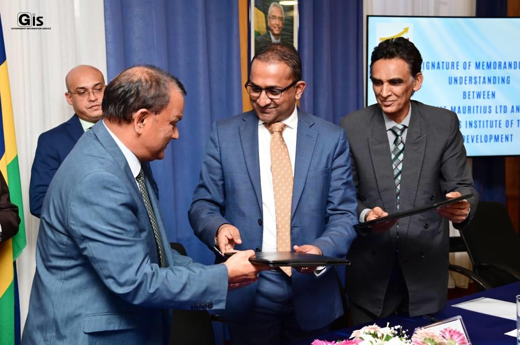 SME Mauritius Ltd and MITD sign MOU to promote entrepreneurial skills