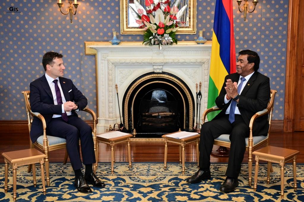 Swiss Ambassador presents Letters of Credence to President Roopun